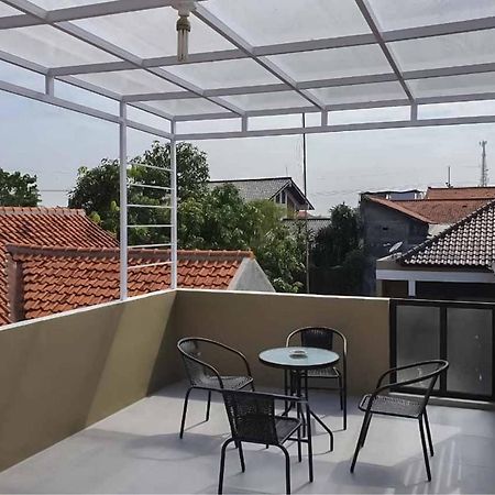 Jatiwangi Syariah Guest House Mitra Reddoorz Majalengka Buitenkant foto